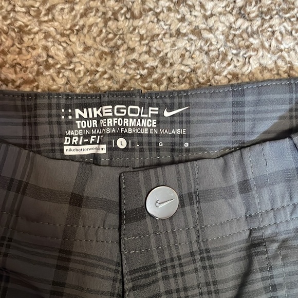 Men’s Nike Golf Shorts - Picture 2 of 2